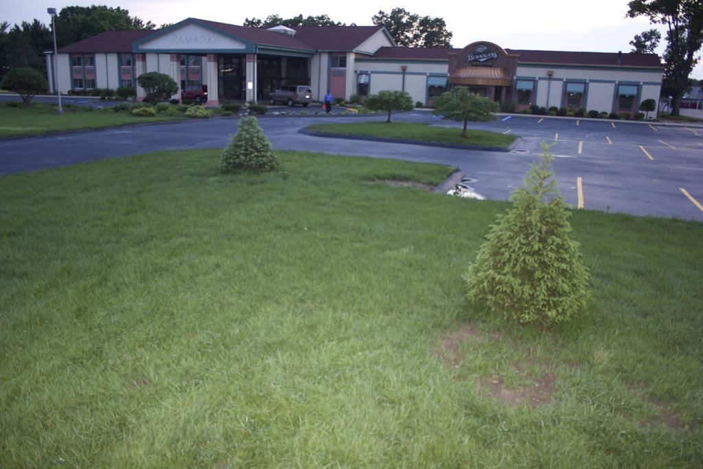 The Garden Inn Elkhart Zewnętrze zdjęcie